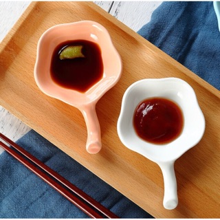 Đĩa sứ hình hoa có tay cầm