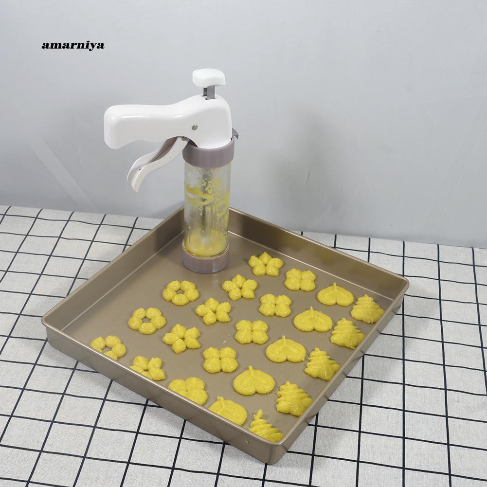 món dụng cụ làm bánh quy nhiều kiểu xinh xắn