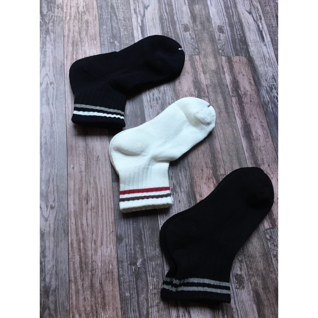 Tất (vớ) nam nữ cổ trung vải cotton basic đen, trắng có sọc xuất dư dày dặn CV001