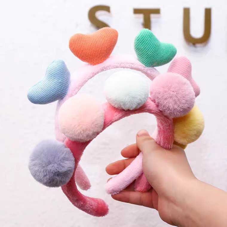 Cài tóc make up hình trái tim siêu cute