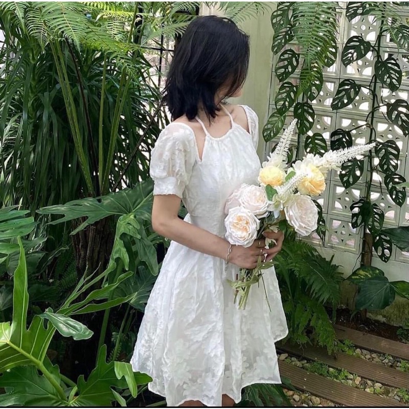 ĐẦM TRẮNG GẤM HOA NỔI DÂY YẾM