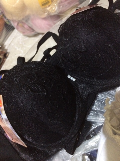 Áo ngực có gọng không mút