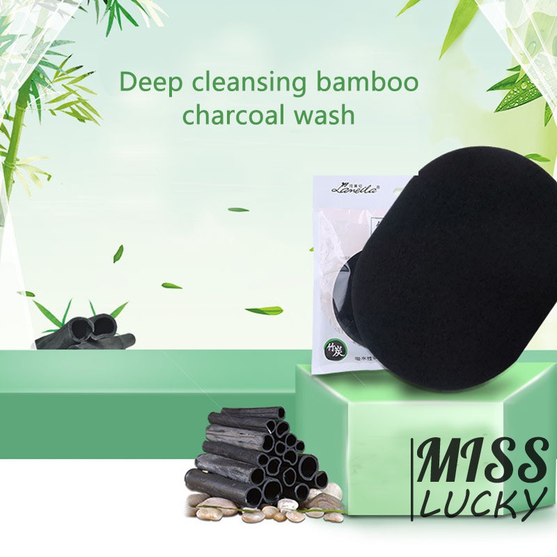 Miếng xốp bằng tinh chất than tre giúp vệ sinh bụi bẩn sâu tận gốc cho da mặt