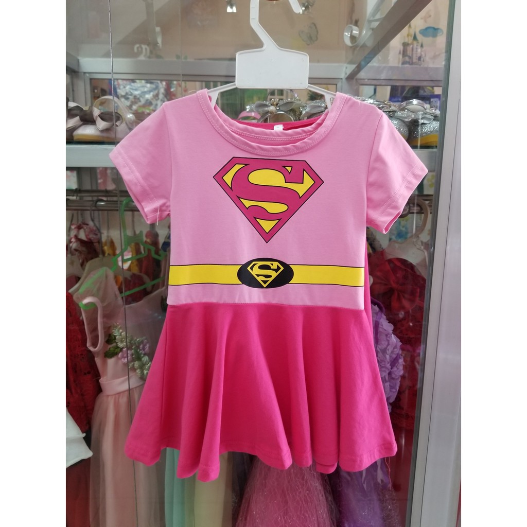 Đầm siêu nhân hồng kèm áo choàng cho bé gái