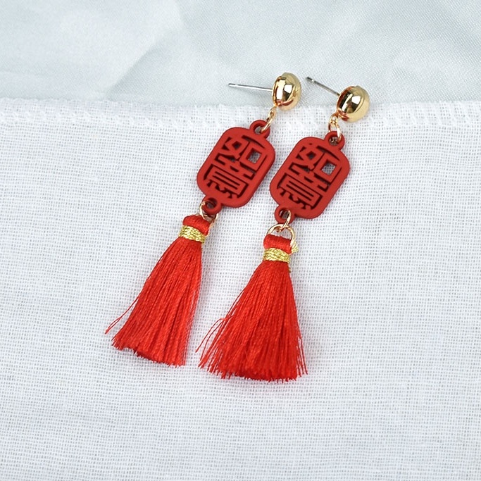 Khuyên tai tua rua màu đỏ may mắn phong cách Trung Hoa cho nữ