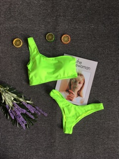 Bikini lệch vai sexy