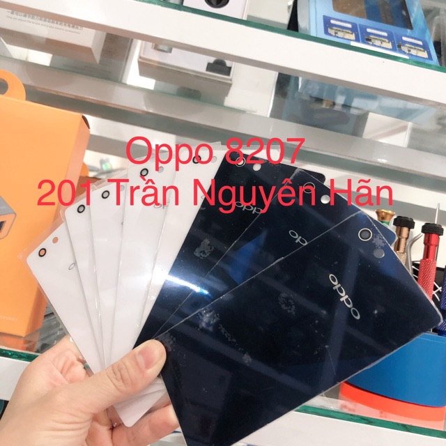 Lưng Oppo r8207 ( Đen, Trắng )