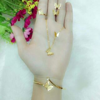 Bộ trang sức dát vàng