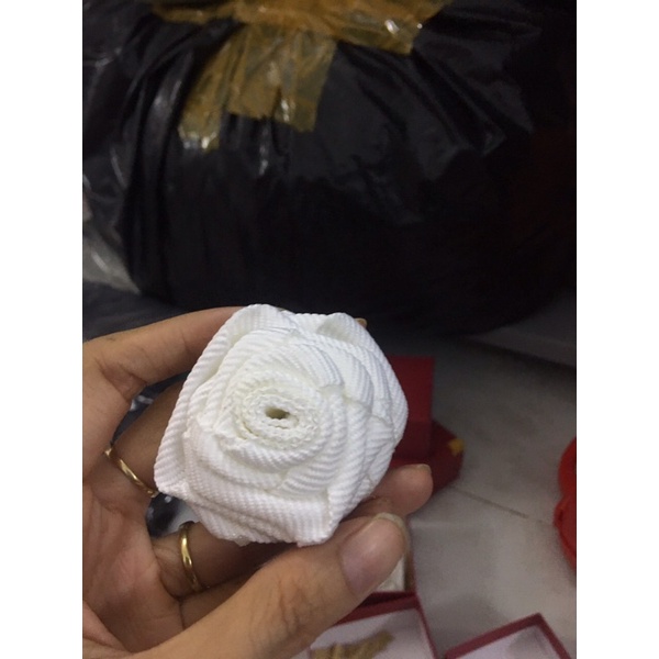 Hoa cài ao, đầm, váy màu trắng full hộp