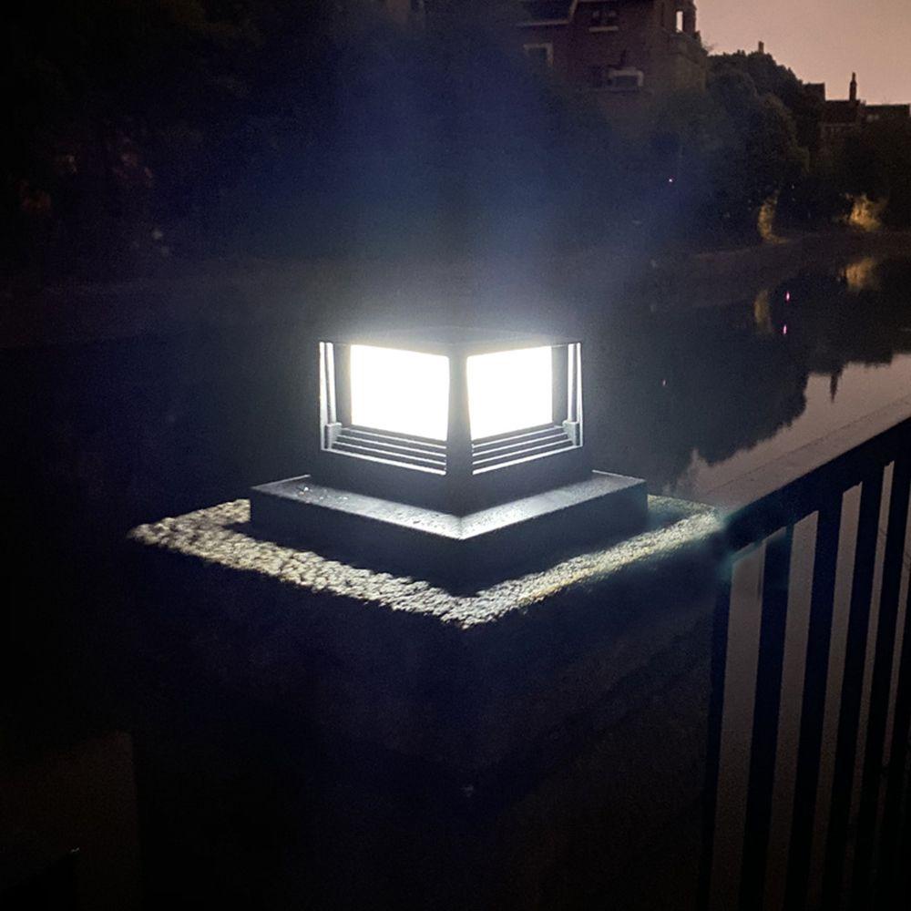 Đèn LED Gắn Tường Năng Lượng Mặt Trời