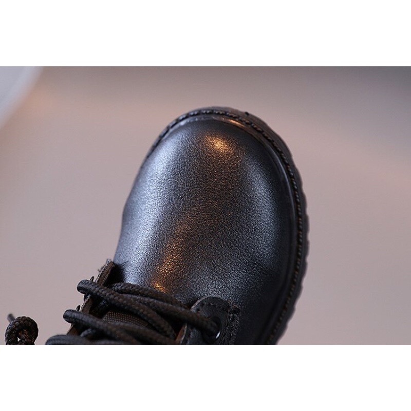 Boot trẻ em thanh lý