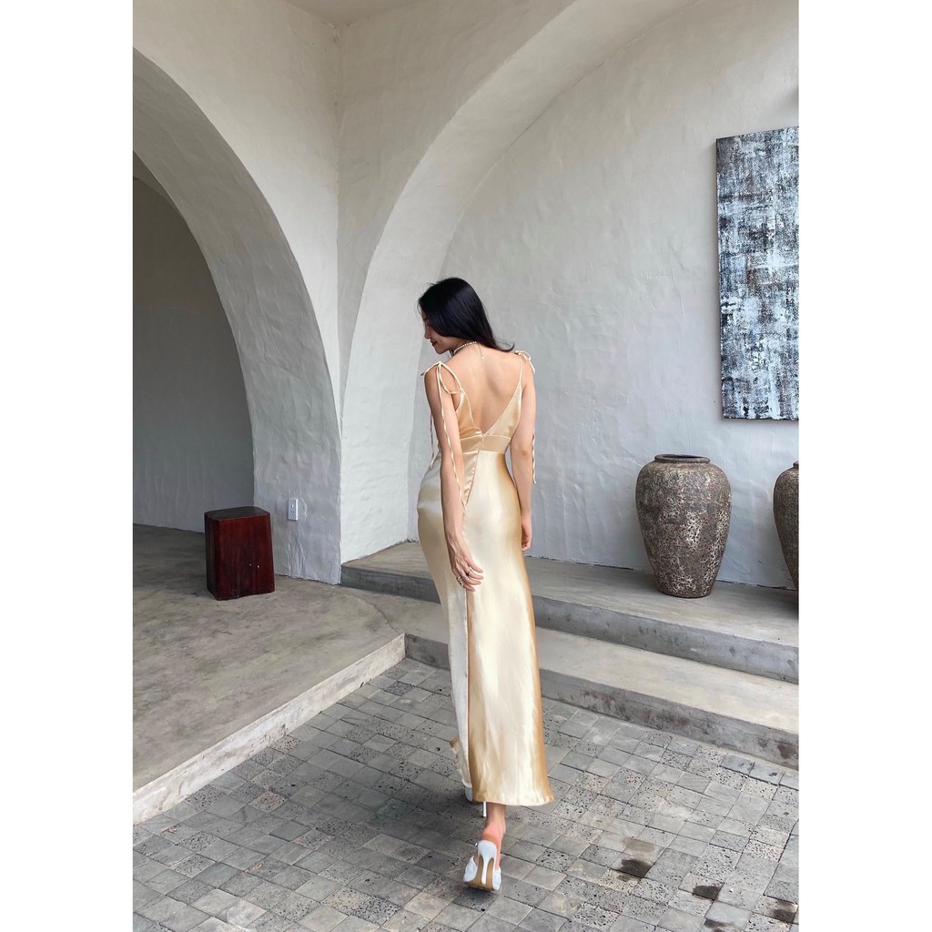 Váy 2 dây EMWEAR lụa satin Màu vàng - Nude
