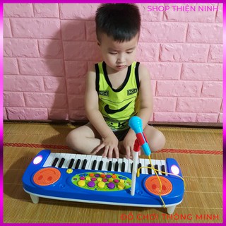Đàn organ điện tử kèm micro cho bé hát