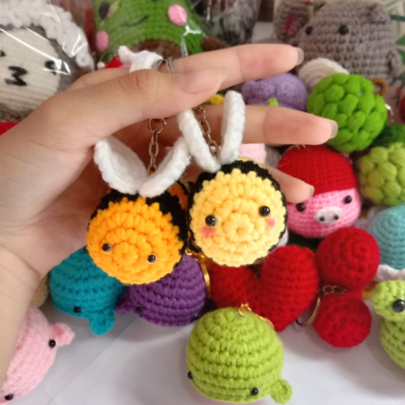 MÓC KHOÁ ONG VÀNG LEN HANDMADE