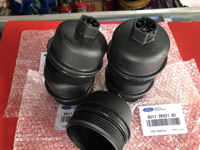 Đế lọc nhớt,nắp lọc nhớt Ford Transit đời 2010-2020