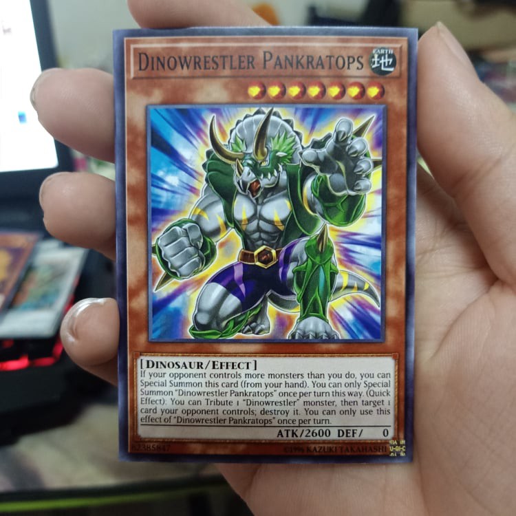 In bài Yu-Gi-Oh! 2 mặt tuỳ chọn (Ngôn ngữ Anh/Mỹ)