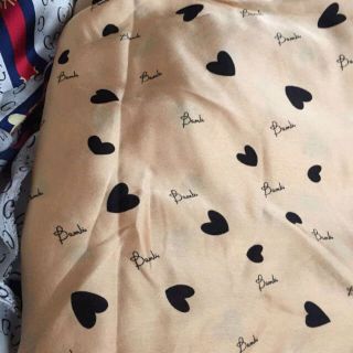 Bộ Pijama lụa satin họa tiết tim có được chọn màu