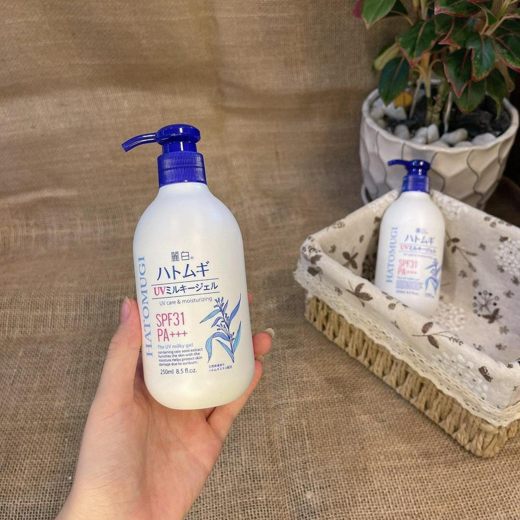 Kem Sữa Dưỡng Thể Chống Nắng SPF 31+ HATOMUGI Chiết Xuất Hạt Ý Dĩ Giúp Dưỡng Trắng Da Nội Địa Nhật Bản 400ml - SAKUKO