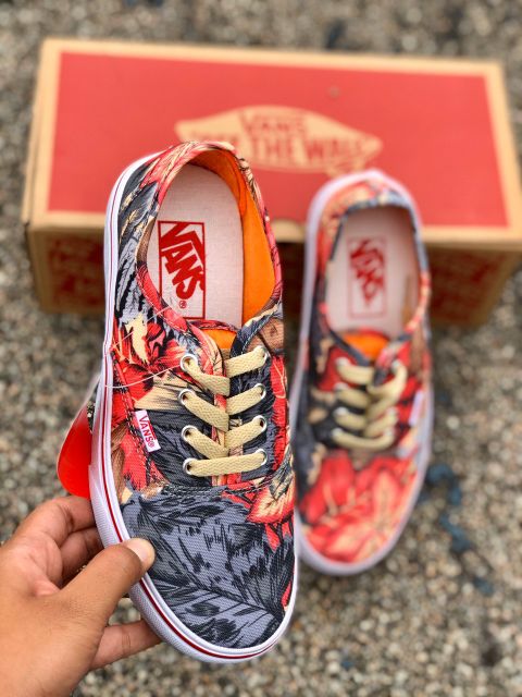 [XẢ KHO] SALE KHỦNG 9/9 Vans nguyên bản màu đỏ MAPLE LEAF giày vải thường [AK97] ; '