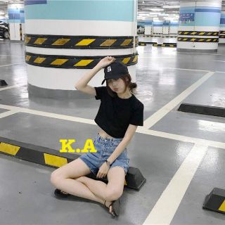 Áo croptop thụng hít hót