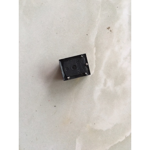 Rơ le nhỏ 4 - 5 chân 12v
