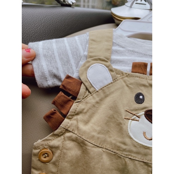 Set yếm gấu màu be kèm áo sơ mi sọc 0-24M cho bé
