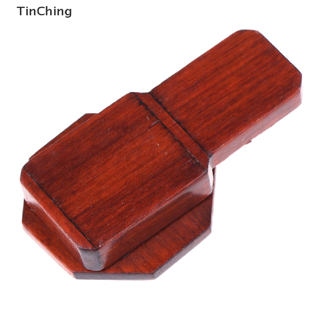Đồng Hồ Đỏ Bằng Gỗ Kiểu Vintage Trang Trí Nhà Búp Bê Tỉ Lệ 1 / 12