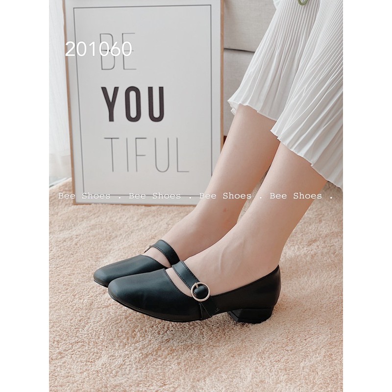 BEESHOES - GIÀY BÚP BÊ NỮ MŨI VUÔNG QUAI NGANG KHUY TRÒN - GIÀY BÚP BÊ NỮ DA LÌ SẴN MÀU ĐEN - BE 201060