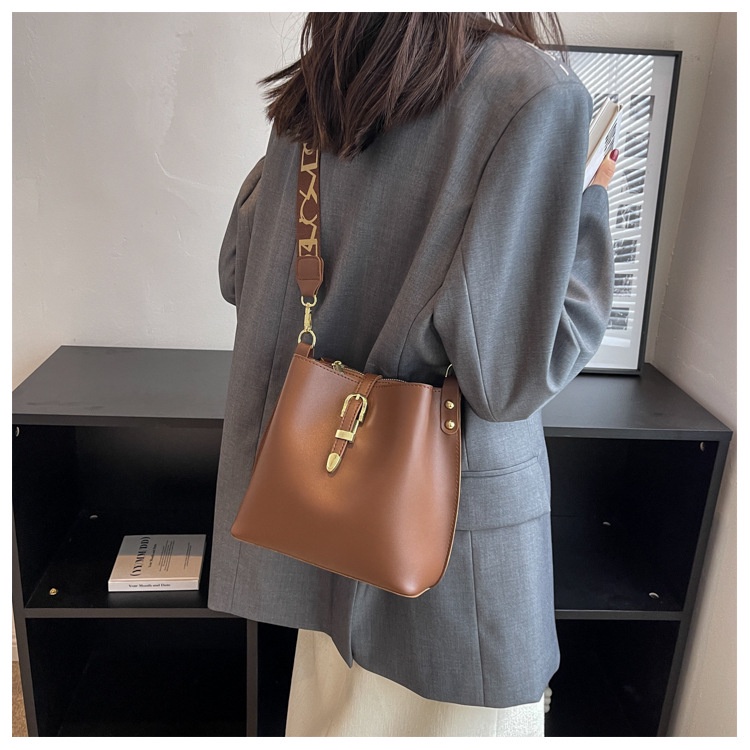 Túi Đeo Chéo Một Vai Cao Cấp Thời Trang