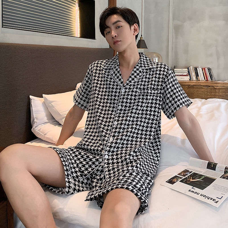 Bộ đồ ngủ tay ngắn vải lụa mỏng nhẹ in họa tiết hoạt hình dễ thương thời trang xuân hè dành cho nam