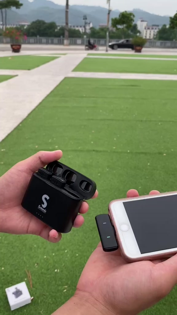 Micro thu âm không dây Sotanic  kèm Dock sạc lọc tạp âm khi live/quay video/ ghi âm cho điện thoại/máy tính GC-C/D ULTRA | BigBuy360 - bigbuy360.vn