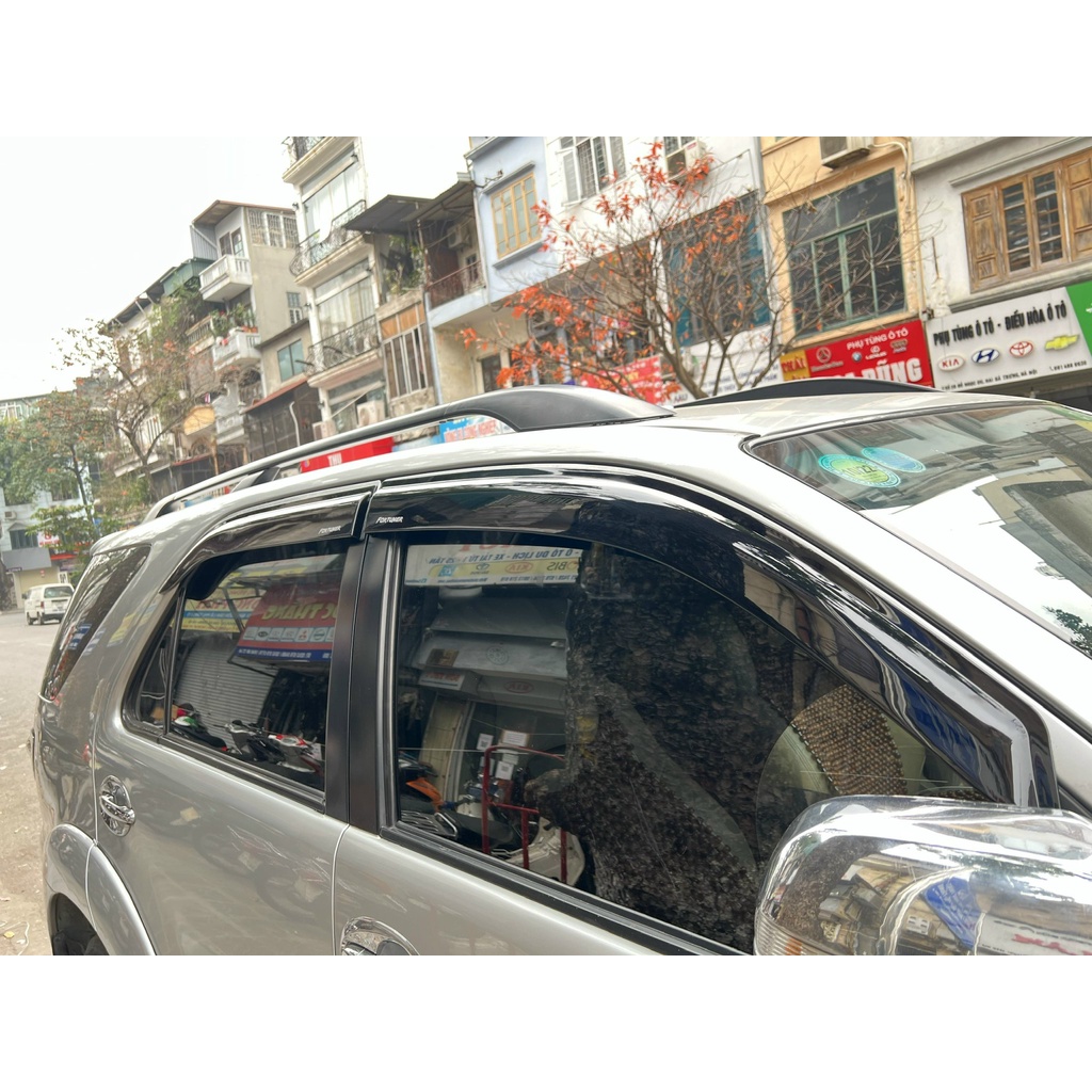 Vè che mưa Toyota Fortuner 2010-2015
