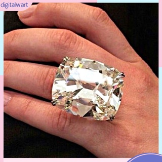 Nhẫn đính Cubic Zirconia vuông lớn sang trọng
