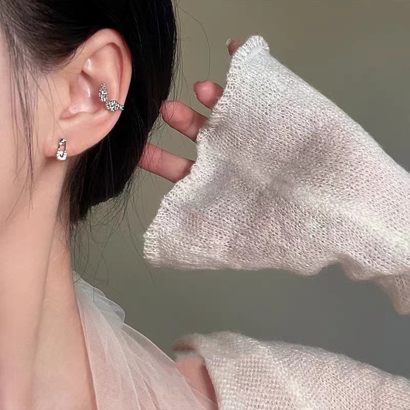 Bộ Hai Khuyên Tai Kẹp Vành Tai Đơn Giản Đính Đá zircon Tinh Tế Thiết Kế Tinh Tế Cao Cấp Thời Trang Cho Nữ
