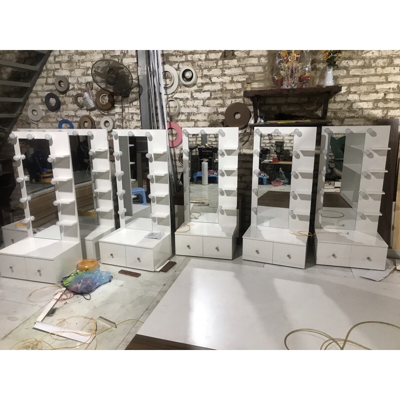 Sẵn sl bàn trang điểm bệt gương cao