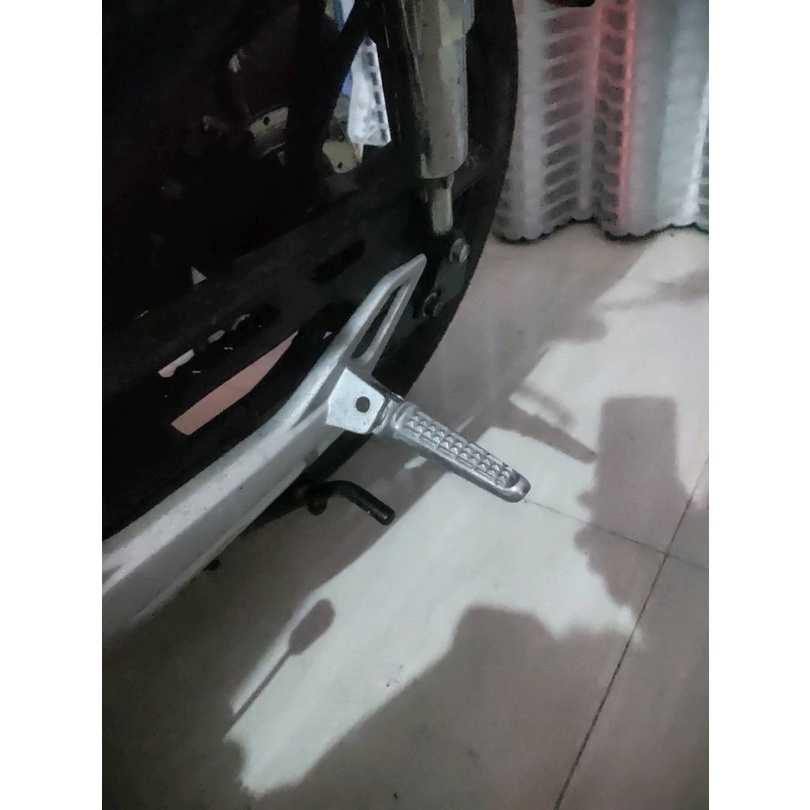 Gác chân nhôm sau lắp cho các dòng xe honda yamaha inox titan như wave, sirius, exciter, dream ... bảo hành 1 năm