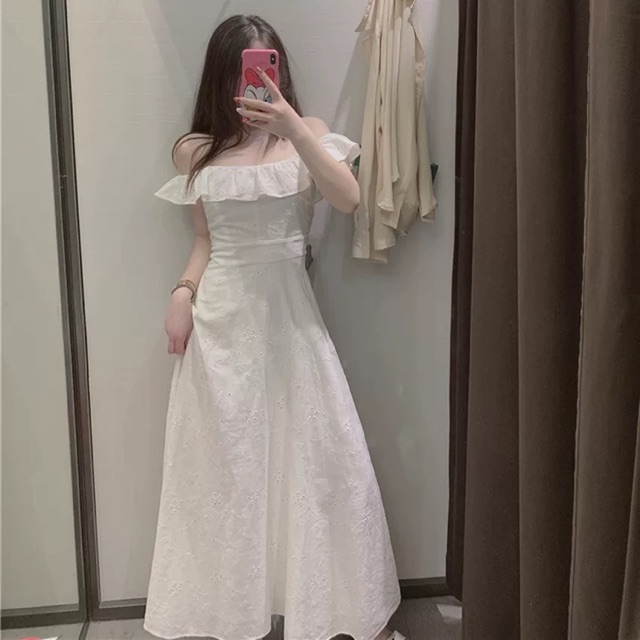 Đầm maxi trắng trễ vai vô cùng đẹp