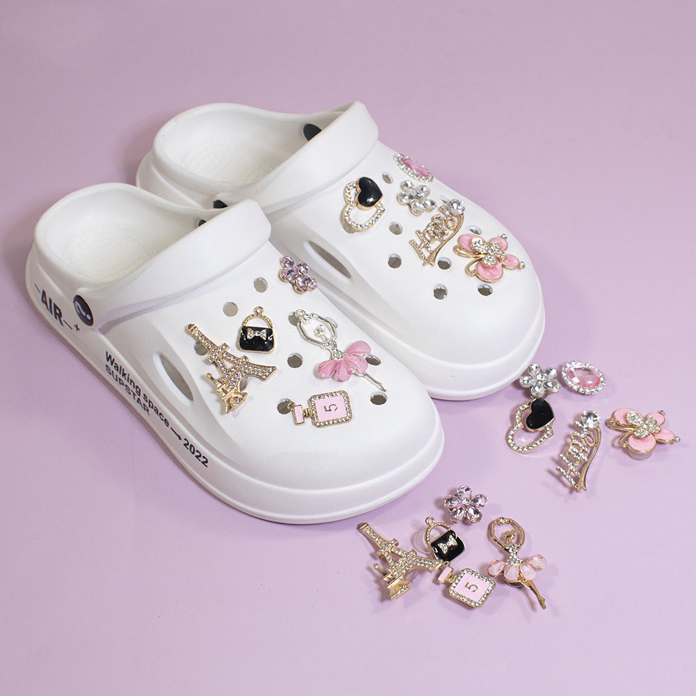 CROCS Phụ Kiện Khóa Cài Chai Nước Hoa Hình Tháp Jibbitz Bằng Hợp Kim Sắt Đính Kim Cương Giả Cho Nữ