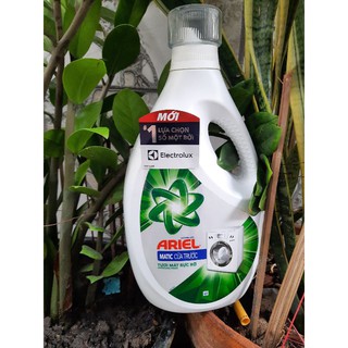 Nước giặt Ariel Cửa Trước 2.4Kg Tươi sáng rực rở