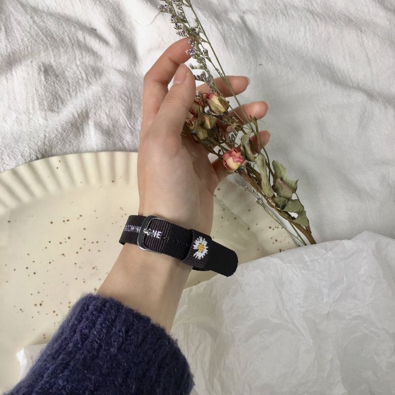 Vòng Tay Hình Hoa Cúc Nhỏ Xinh