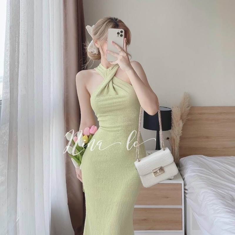 Đầm body cổ yếm xanh trắng