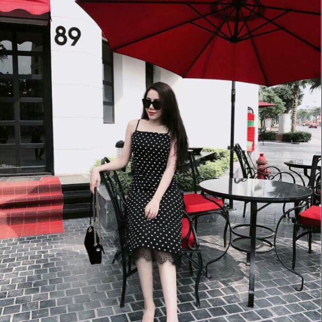 Váy chấm bi pha ren