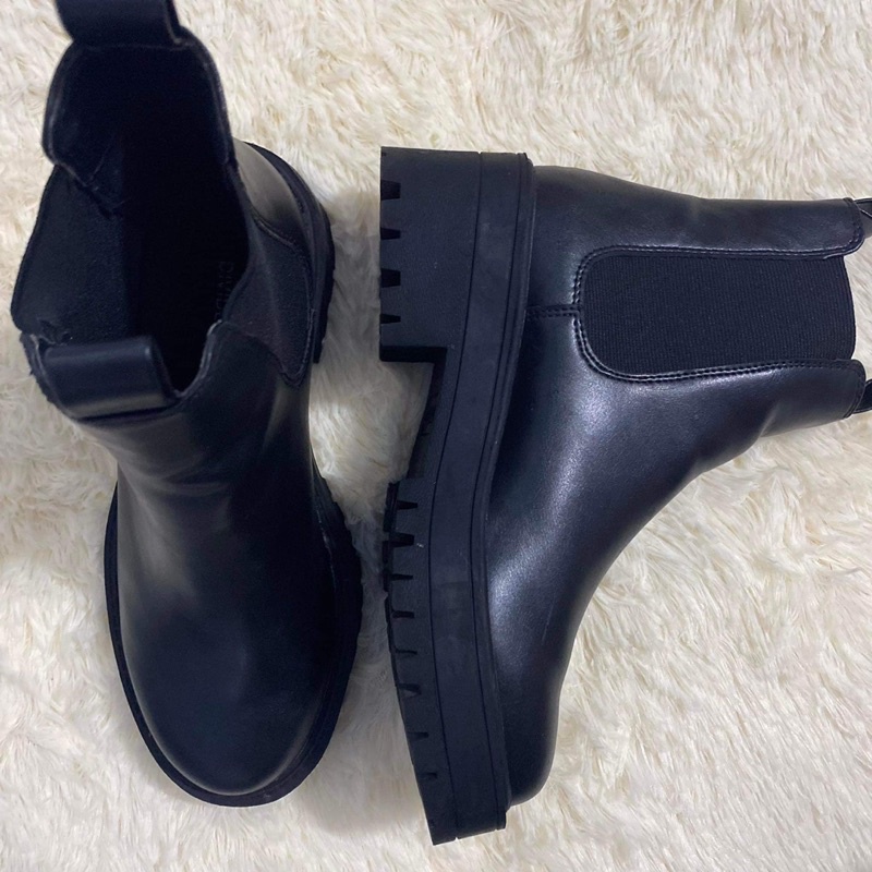 Pass đôi boots H&M size 35