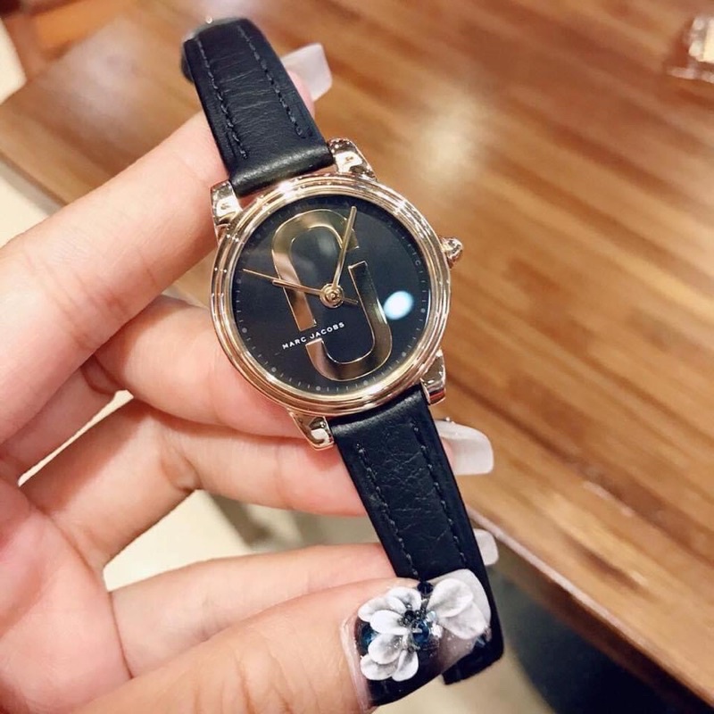 Đồng Hồ Nữ Marc jacob dây da case 28mm mầu đen