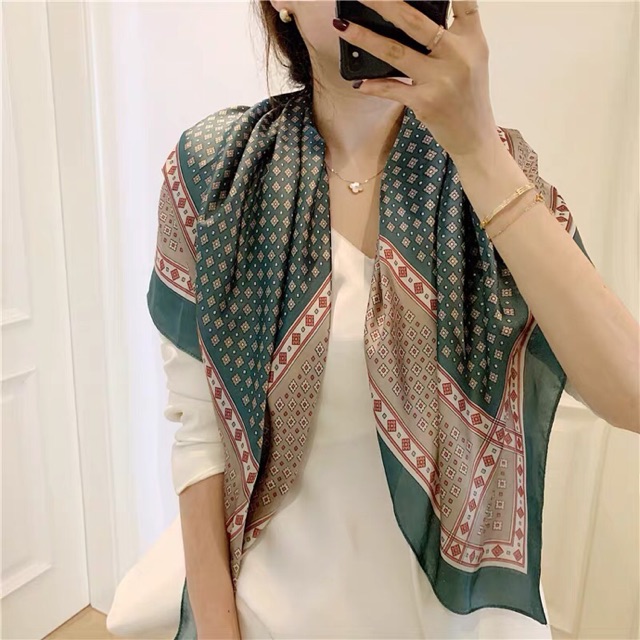 Khăn vuông thắt áo được. (Size 90x90)