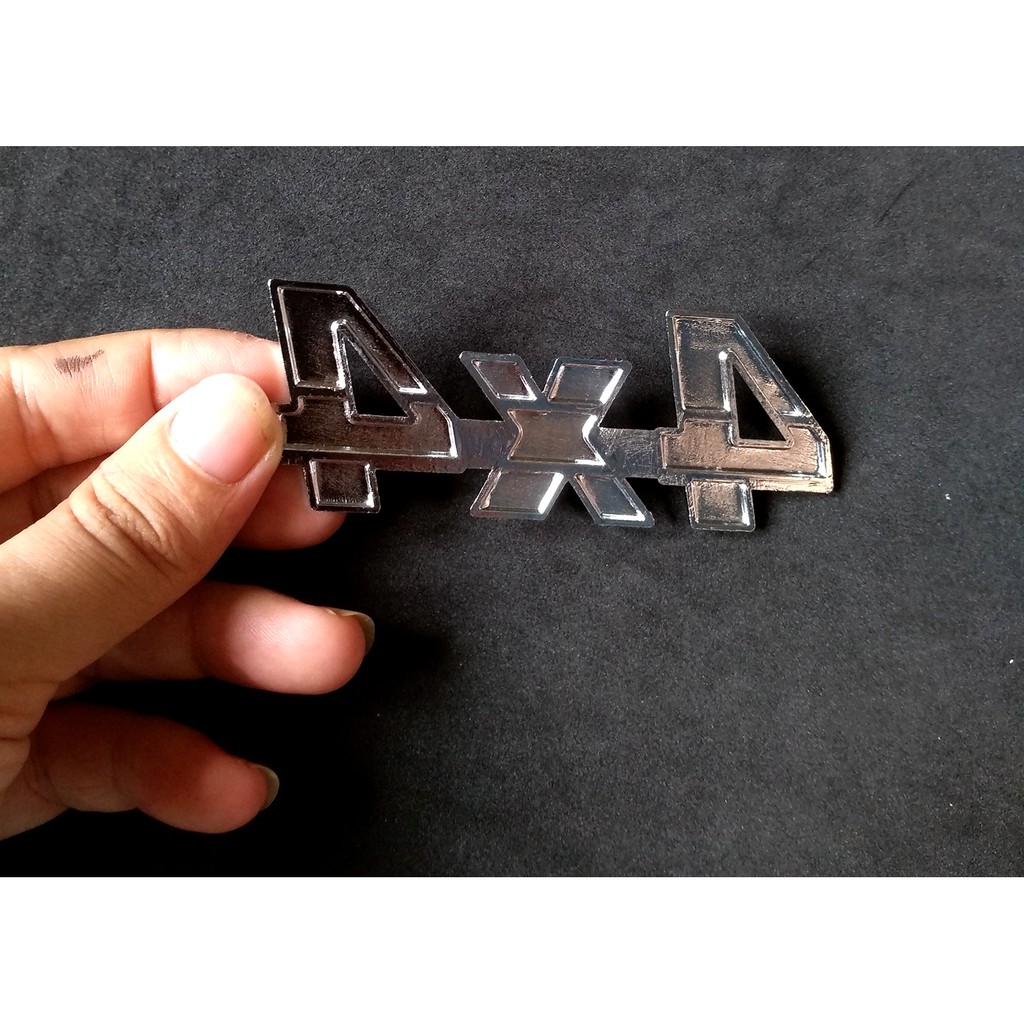 Logo kim loại chữ nổi 4 x 4