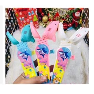 Set 3 chiếc Kẹo đồ chơi hình chú cá heo ngộ nghĩnh của Úc