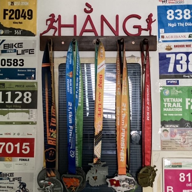 Medal holder, giá treo huy chương bằng gỗ, làm tên riêng theo yêu cầu