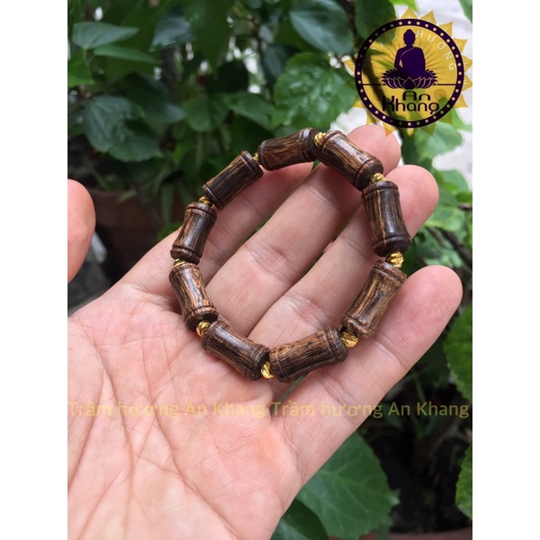 Vòng tay trầm hương sánh chìm cao cấp.