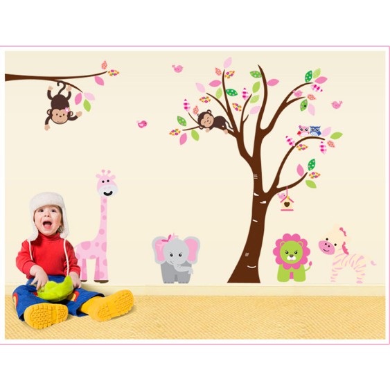 Decal trang trí tường Thân cây và các thú Hồng xinh - Cao Cấp